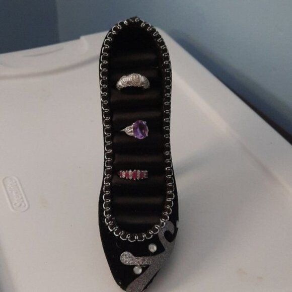 None Jewelry - Ring Holder High Heel Bling